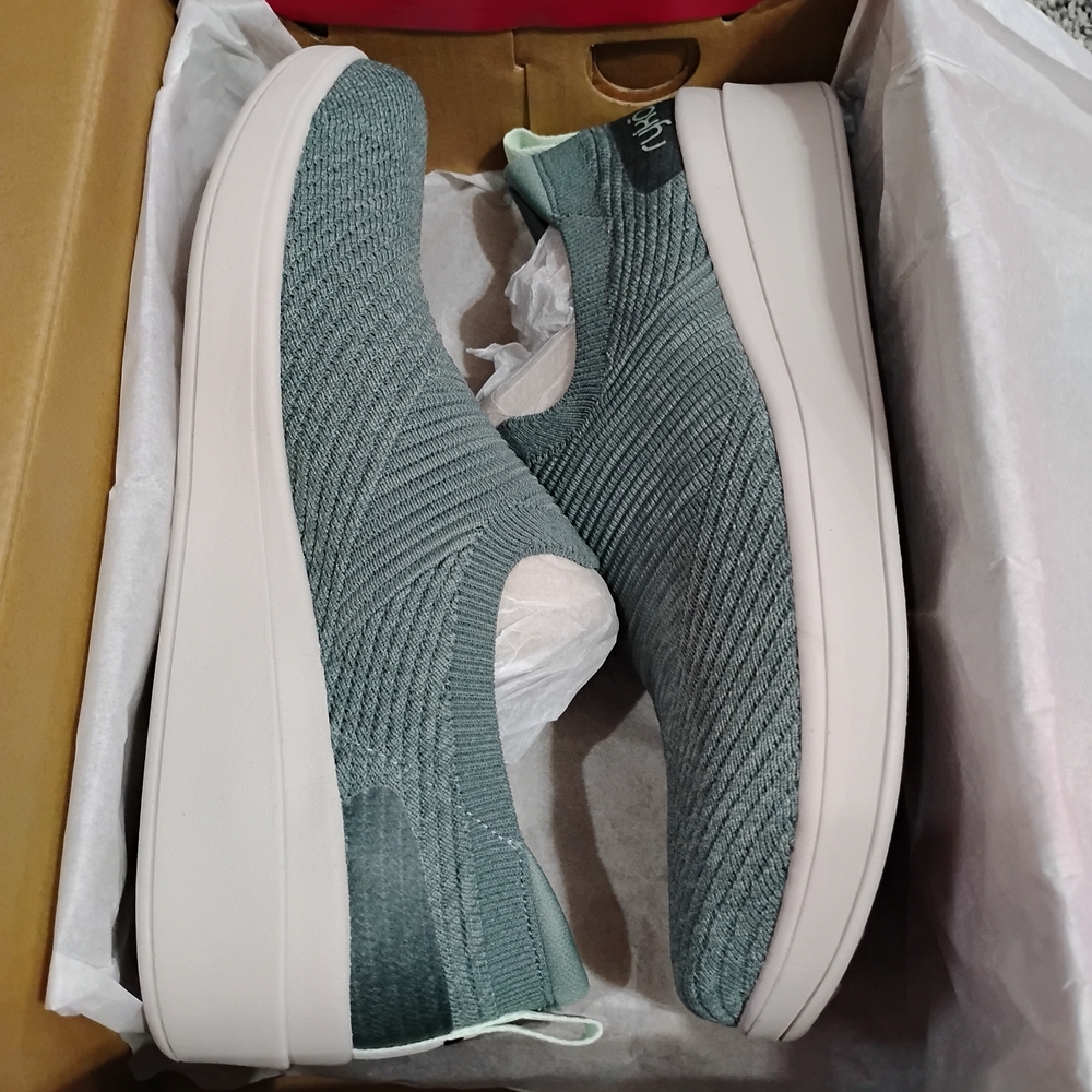 Ryka Women's Athletic Shoes in Teal and White